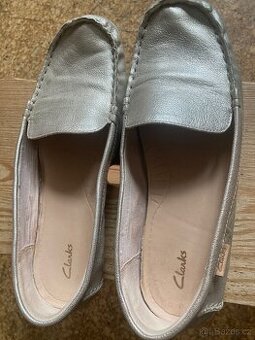 Zlaté kožené boty Clarks