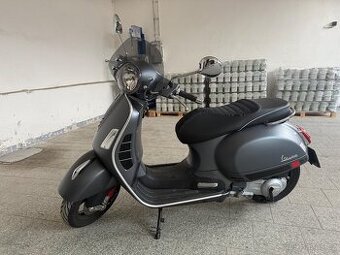 Vespa 300 GTS super