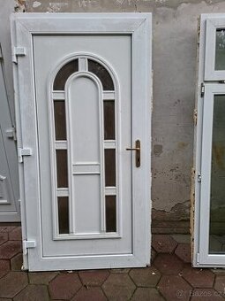 Vchodové dveře