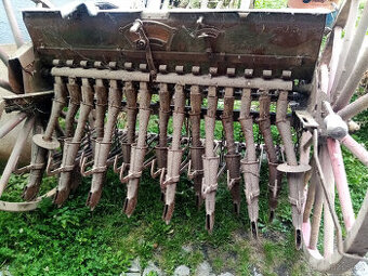 Secí stroj Patria pignon