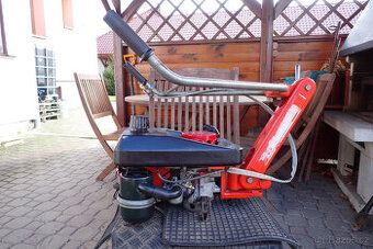 vari - motor dvoutakt 5 HP s řidítkama po servisu