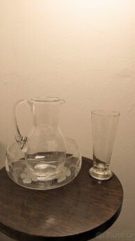 starožitné prvorepublikové sklo