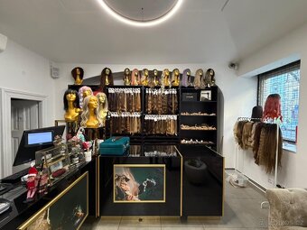 Prodám krásné prodejní pulty se skleněnou deskou