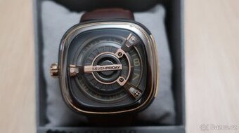 Hodinky SEVENFRIDAY SWISS MADE