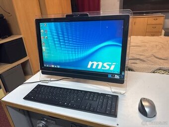 MSI All-in-One PC s bezdrátovou klávesnicí a myší