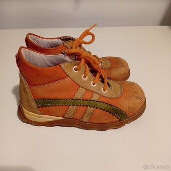 Prodám dětské kožené boty č. 25