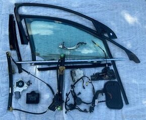 Dily pravych prednich dveri - Audi A6 4G/C7 avant