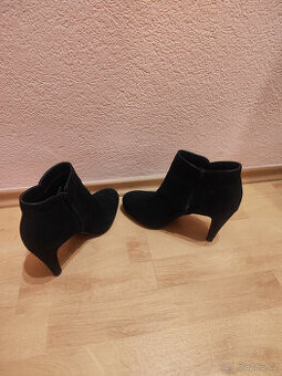 Kotníkové dámské boty