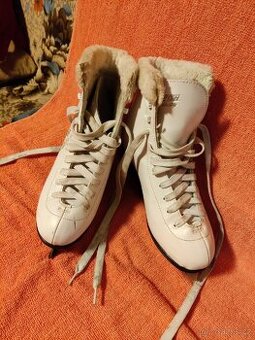 Dámské brusle vel. 40