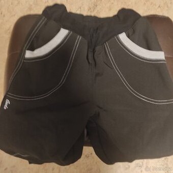 softshellové kalhoty vel. 146