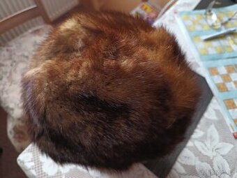 Dámská kožešinová čepice