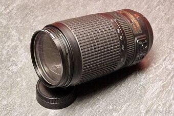 Nikon 70-300 mm AF-S VR + UV filtr - TOP stav
