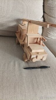 Dřevěné auto
