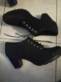 Moc pěkné, černé boty vel. 42- Graceland