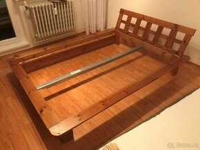 Dřevěná postel 140x200cm včetně matrace, roštů - 1