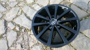 prodám nová al kola 17 5x114,3 na TOYOTA