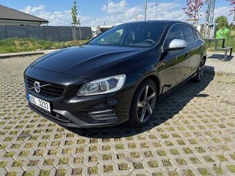 Volvo V60 D5 165 kW R-design