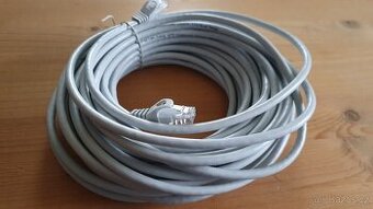 Kvalitní síťový kabel, propojovací, 2× RJ-45 (CAT6) - 1