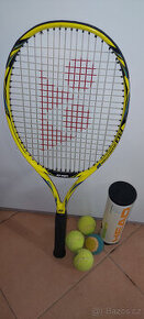 Tenisová raketa Yonex & 8 míčků + taška