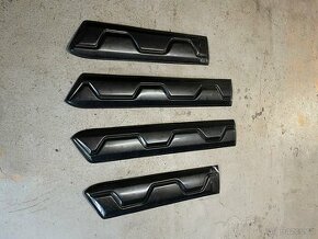 Boční lišty dveří Ford Ranger.
