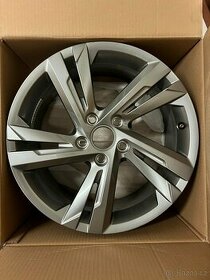 Originál VW ALU disk R17, 5x112
