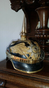 Pickelhaube Prusko, generál, gardový orel, křížová čepel s v