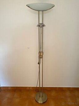 Stojací lampa