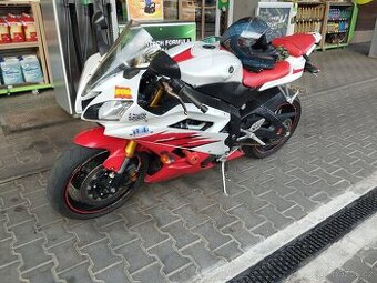 Yamaha R6