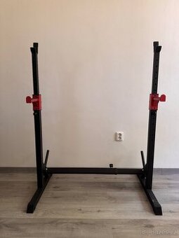 Nastavitelný stojan na činku