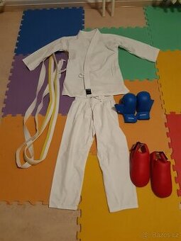 Kimono vel. 140 s rukavicemi a chrániči