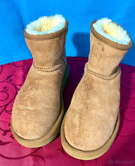 Ikonické sněhule UGG, vel. 36