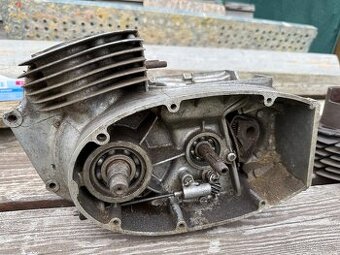 ČZ 250/455 motor torzo