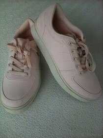 Nové dámské tenisky na platformě vel. 42