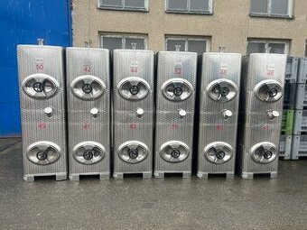 NEREZOVÉ NÁDRŽE DĚLENÉ 500+500 – 6KS