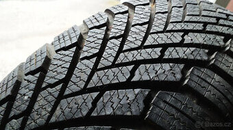 Téměř nejeté zimní Continental 215/40/17 XL, sada