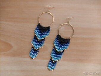 Různé Třásňové náušnice na kroužku