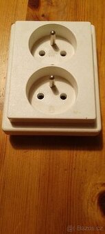 Zásuvky jednoduchea dvojite