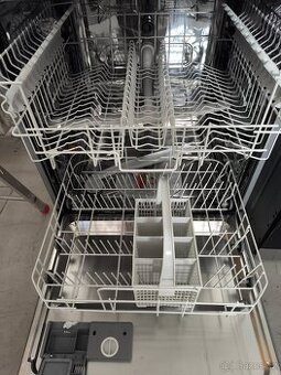 Prodám myčku na nádobí Zanussi