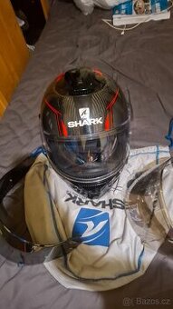 Helma na motorku Shark SPARTAN Carbon