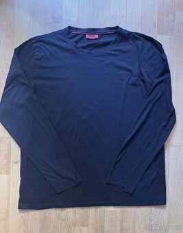 Hugo Boss (HUGO) černé tričko s dlouhým rukávem