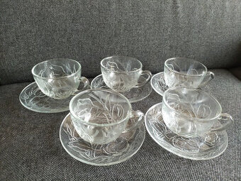Skleněné hrníčky/skleničky s talířky
