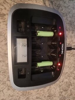 Nabíječka baterii Tronic