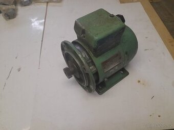 Elektromotor 380V,patkový s přírubou MEZ Mohelnice