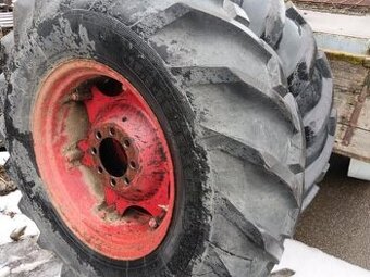 16,9-28.Dvě obutá kola  Zetor Cultor 10 pláten