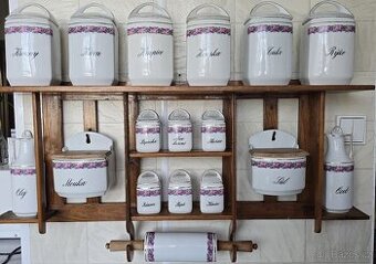 Porcelánové kořenky s motivem růžiček