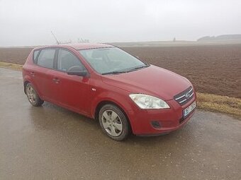 Prodej os. automobilu Kia Ceed