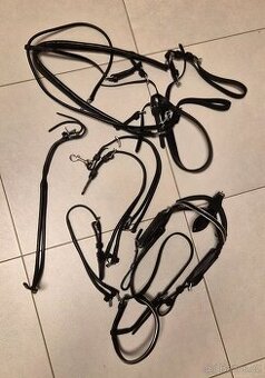 Poprsní postroj pro minihorse