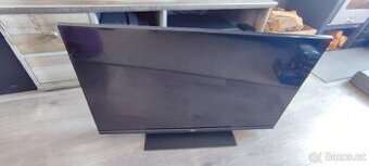 LED televize JVC, 80 cm, zánovní