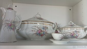Porcelánový set na polévku a konvička s hrnečkem