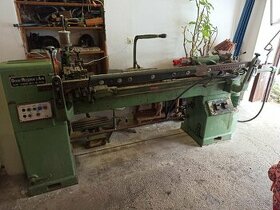 Poloautomatický soustruh na dřevo